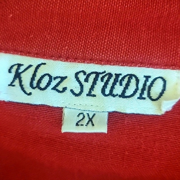 Kloz Studio, Womans Red Button Down Blouse, Size: 2X - Picture 6 of 6
